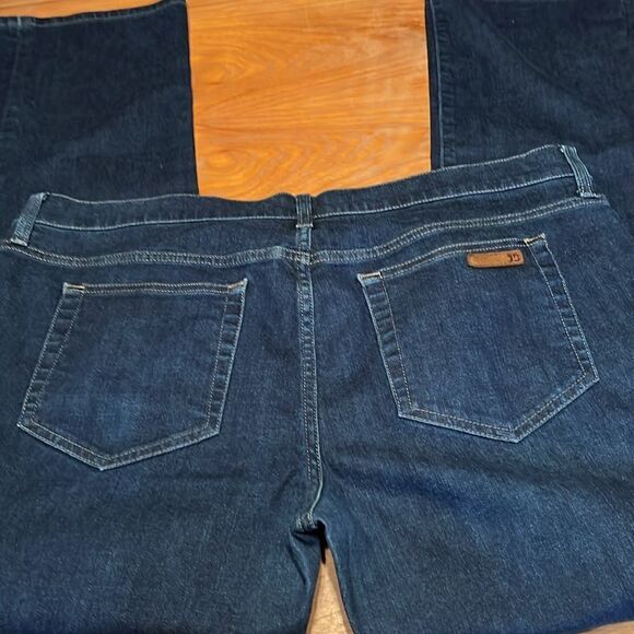 Joe’s Jeans Men’s - Picture 1 of 9